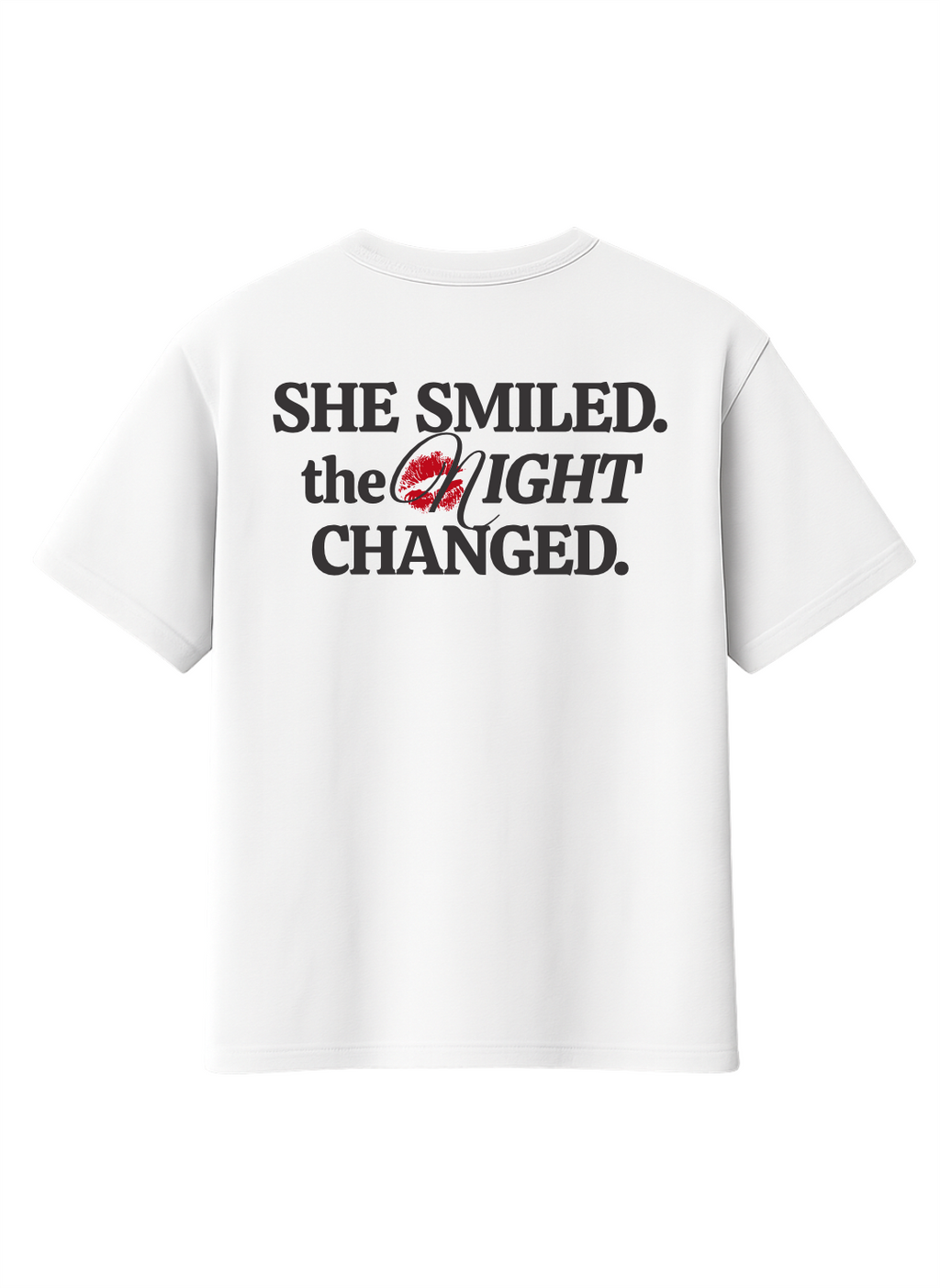SHE SMILED. T-SHIRT