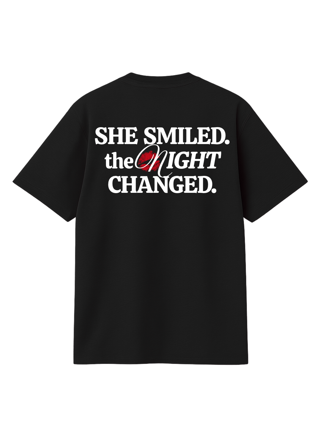 SHE SMILED. T-SHIRT